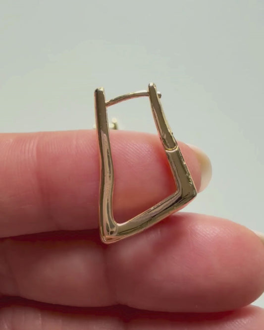 Sculpted Gold Huggie Video